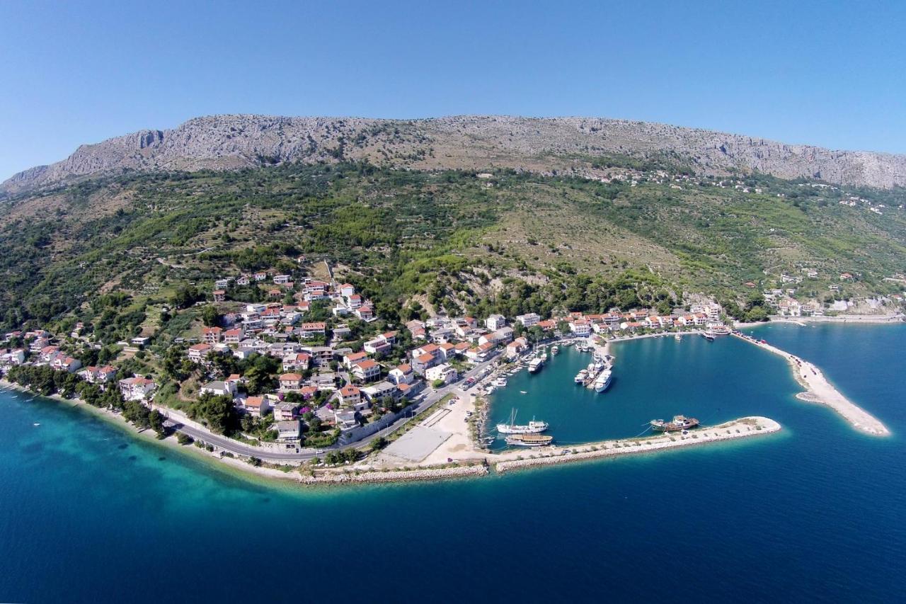 Apartments By The Sea Krilo Jesenice, Omis - 15145 Jesenice  Extérieur photo