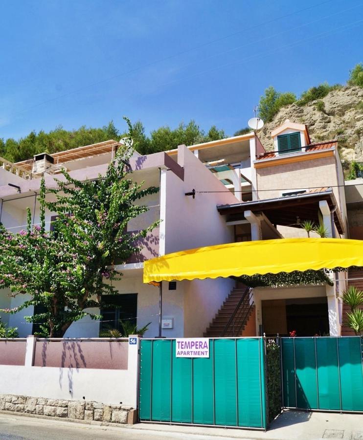 Apartments By The Sea Krilo Jesenice, Omis - 15145 Jesenice  Extérieur photo
