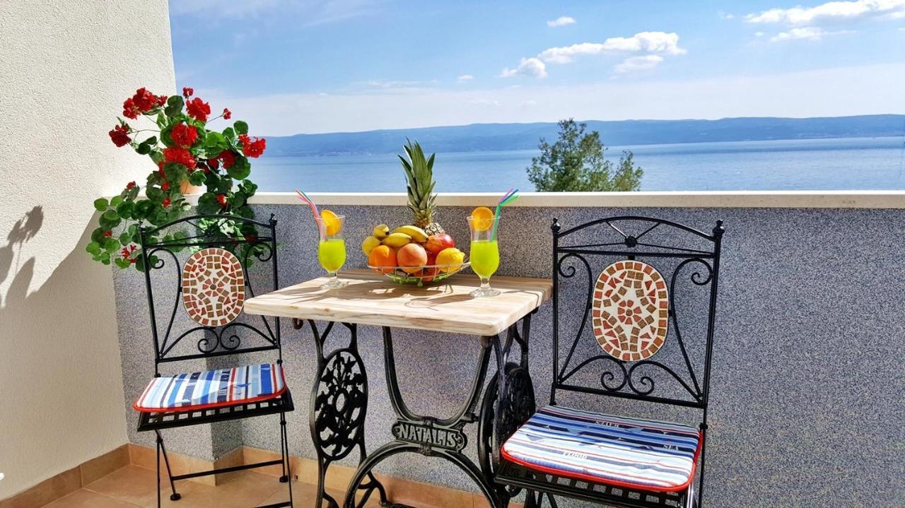 Apartments By The Sea Krilo Jesenice, Omis - 15145 Jesenice  Extérieur photo