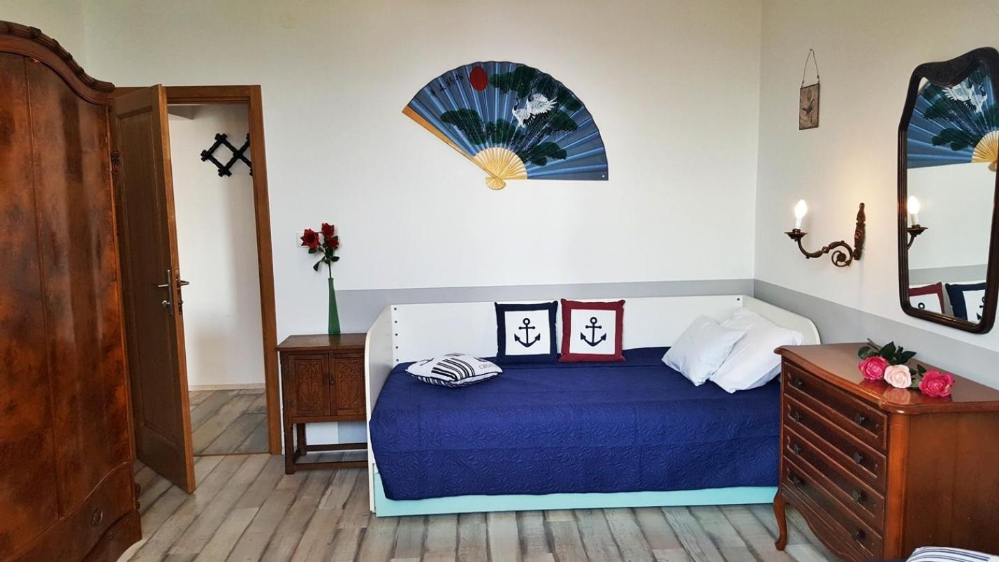 Apartments By The Sea Krilo Jesenice, Omis - 15145 Jesenice  Chambre photo