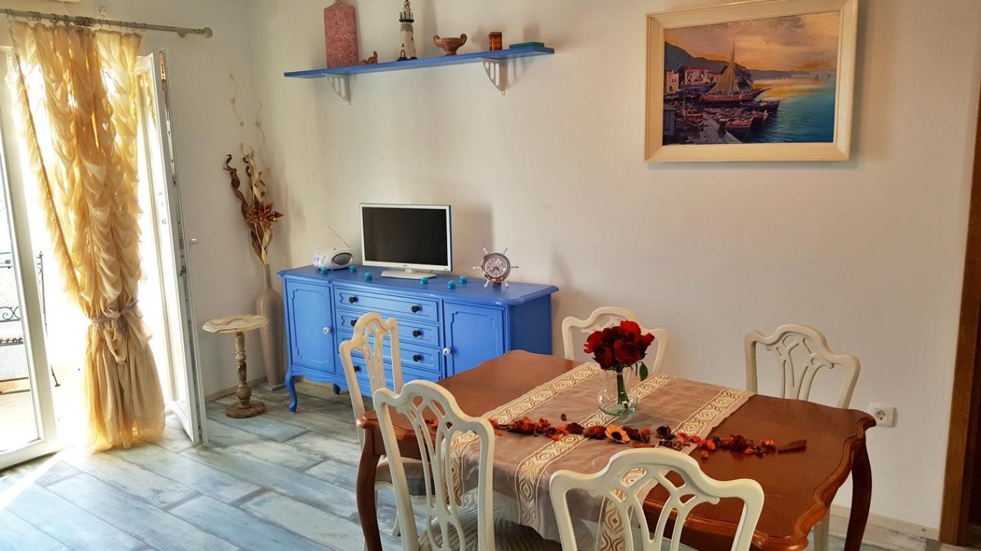 Apartments By The Sea Krilo Jesenice, Omis - 15145 Jesenice  Chambre photo